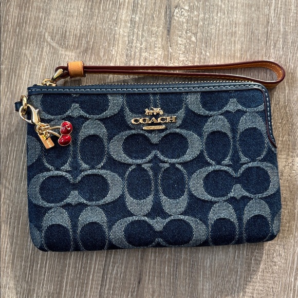 Coach Handbags - NWT Coach Corner Zip Wristlet in Signature Denim